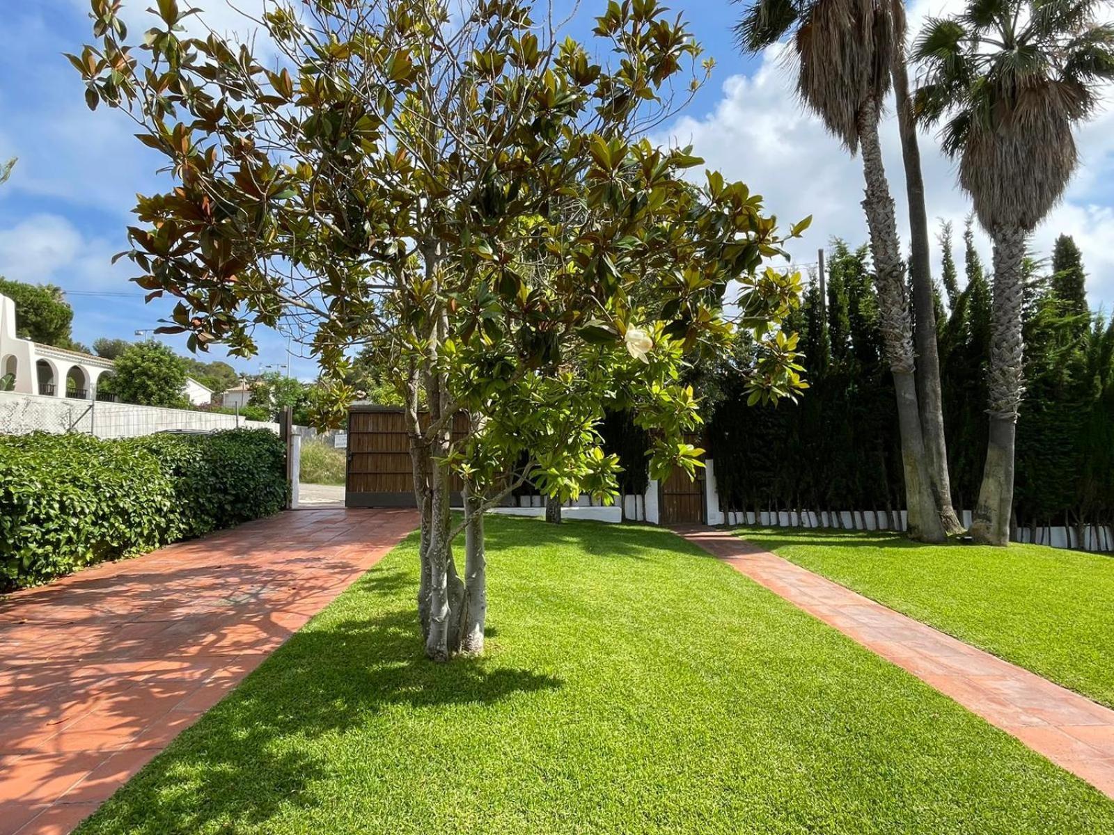 Casa mediterránea con gran jardín y piscina a 500 m de la playa Roda de Bará Exterior foto